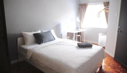 Queen Room with Shared Bathroom