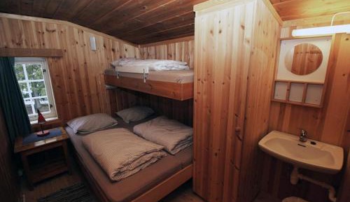 Four-Bedroom Apartment with Mountain View