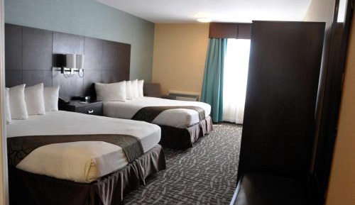 Queen Suite with Two Queen Beds with Kitchenette - Non-smoking