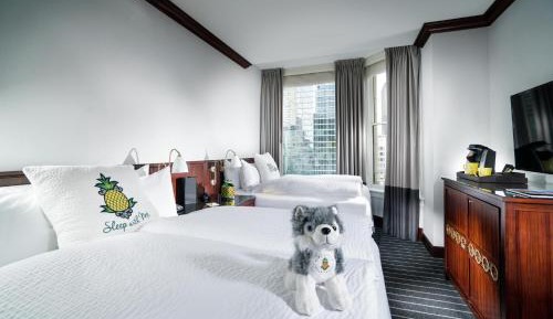Deluxe Queen Room with Two Queen Beds