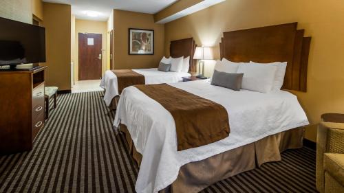Queen Room with Two Queen Beds - Non Smoking