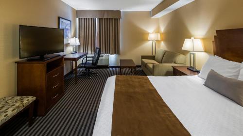 King Room with Roll-in Shower - Disability Access - Non-smoking