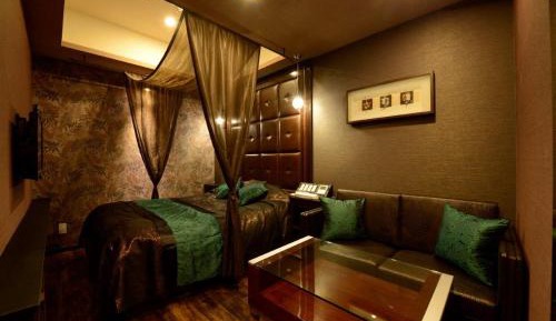 Double Room + Early Check In at 19:00
