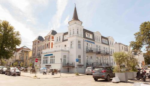 One-Bedroom Suite with Sofa Bed