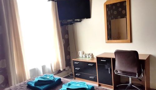 Family Room (3 Adults)