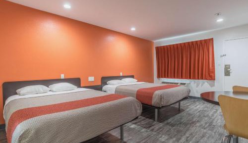 Queen Room with Two Queen Beds - Non-Smoking