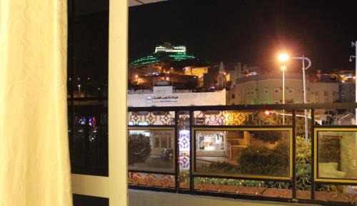 Three-Bedroom Apartment with Mountain View