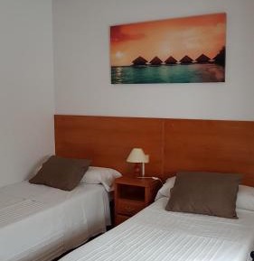 Twin Room with Private Bathroom