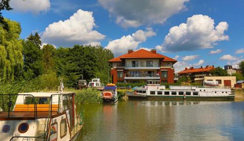 Apartment with Lake View