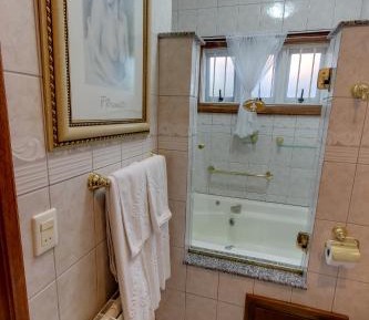  Double Room (2 Adults)