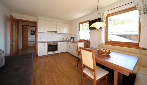 Apartment with Mountain View