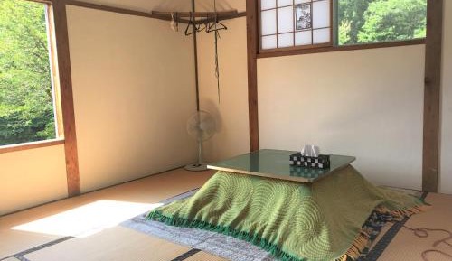 Japanese-Style Economy Family Room