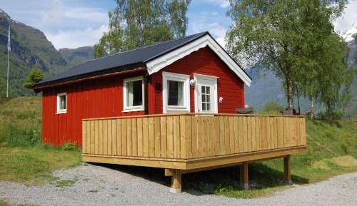 Cottage 1 with Shared Shower
