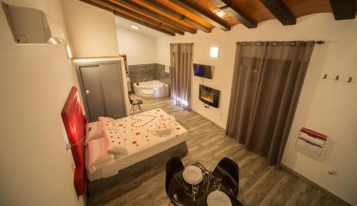 Deluxe Double Room with Bath N.2