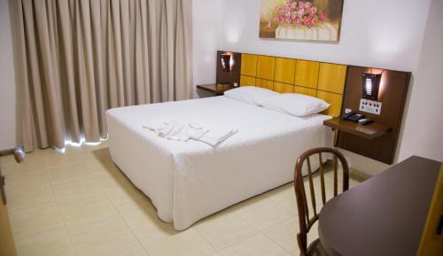 Deluxe One-Bedroom Apartment