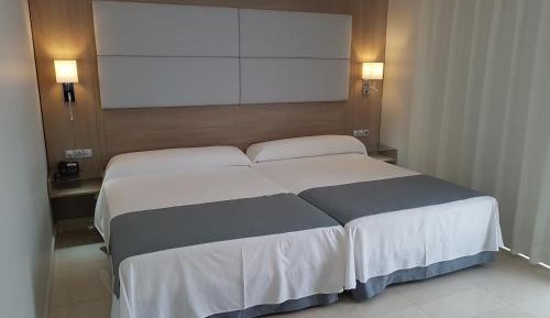 Double or Twin Room (2 Adults + 1 Child)