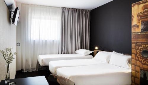 Double Room with Extra Bed (3 Adults)