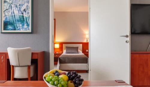 Superior Suite, Lake side