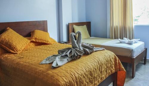 Deluxe Room (2 Adults + 1 Child)