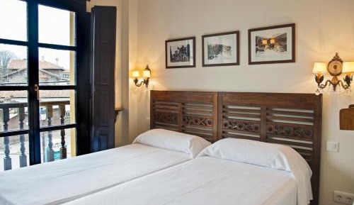 Twin Room with Balcony