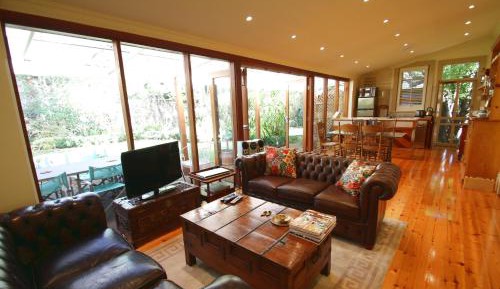 Bishop Two-Bedroom Apartment (82 Molesworth street, North Adelaide)