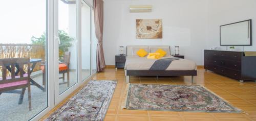 Double Room with Balcony and Sea View