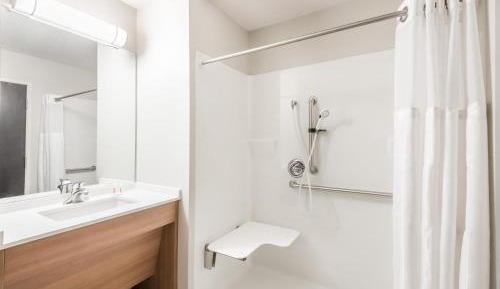 Queen Suite - Non-Smoking