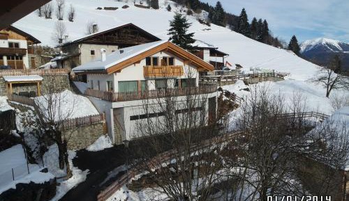 Apartment with Mountain View