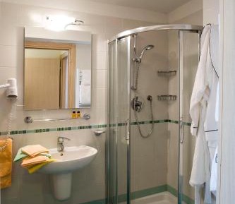 One-Bedroom Apartment (4 Adults)