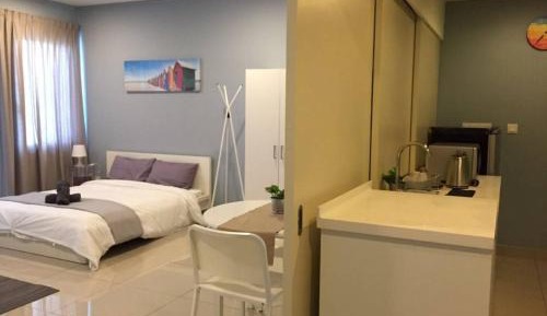 Apartment with Pool View 