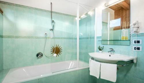 Triple Room with Balcony and Mountain View