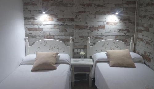 Twin Room with Shared External Bathroom