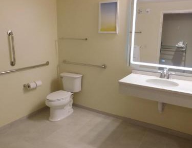 Queen Room with Two Queen Beds and Bath Tub with Grab Bars - Mobility Accessible/Non-Smoking