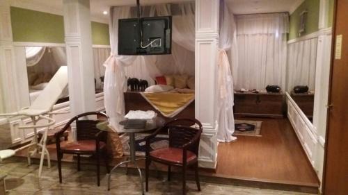 Deluxe Suite with Spa Bath