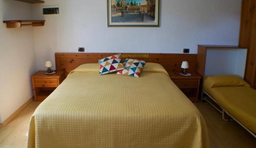 Family Suite (2 Adults + 1 Child)