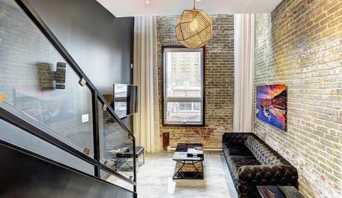 Two-Bedroom Apartment with Terrace 1303