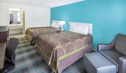 Queen Room with Two Queen Beds - Non-Smoking