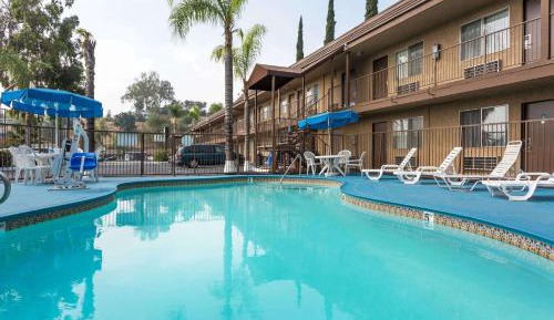 Queen Room with Two Queen Beds - Smoking