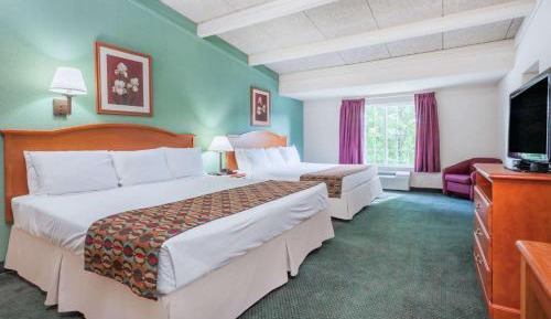 Two King Beds - Non-Smoking