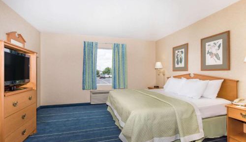 King Room - Non-Smoking