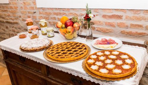 Quadruple Room with Private Bathroom