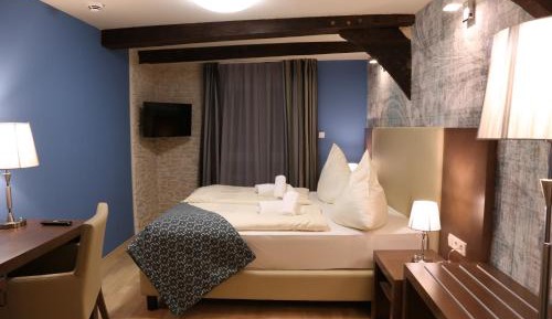 Deluxe Double Room with Shower