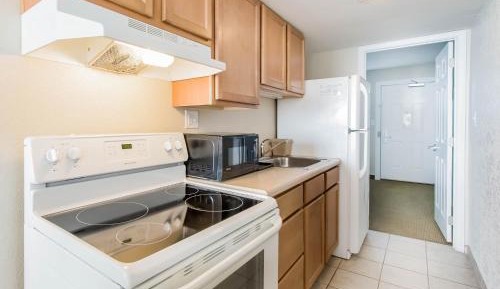Queen Suite with Two Queen Beds and Kitchenette