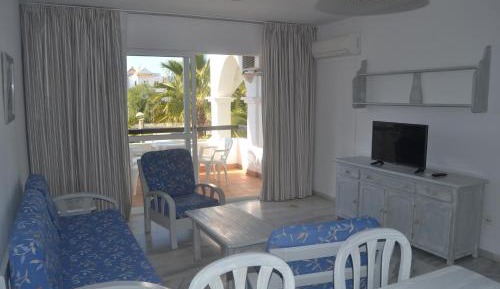 One-Bedroom Apartment (4 Adults)