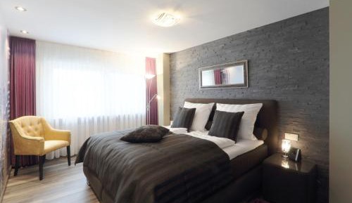 Apartment with Lake View