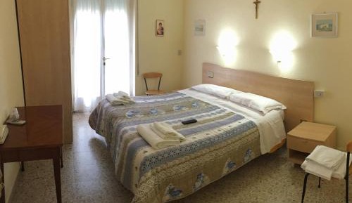 Small Double or Twin Room