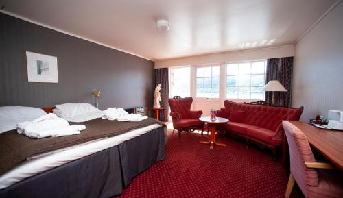 Deluxe Double or Twin Room with Sea View