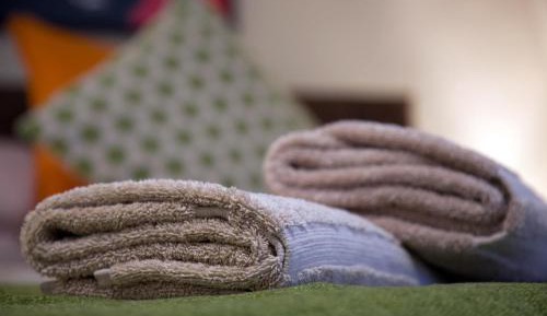 Large Single Room with Shared Bathroom