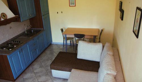 Apartment with Pool View 