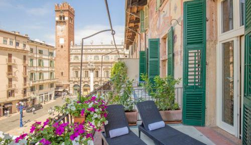 Superior Apartment with Terrace and City View